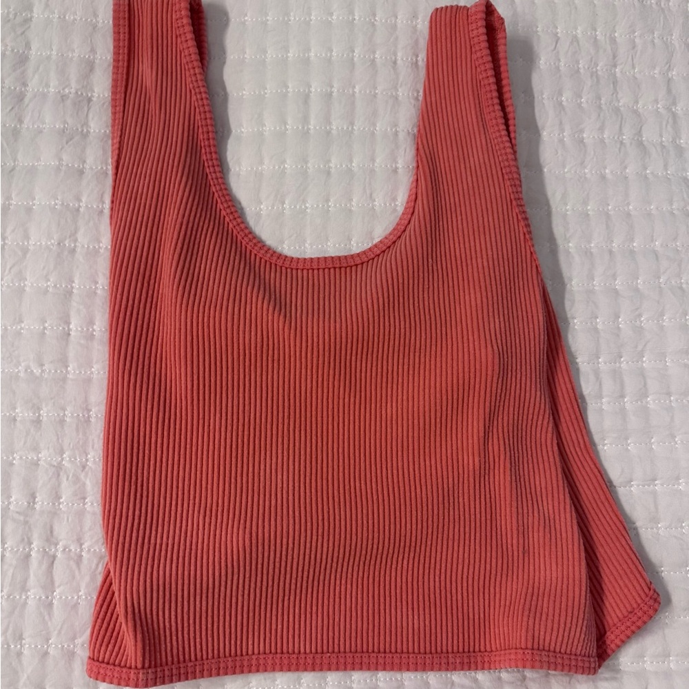 Pink top with twist in back